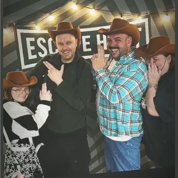 Meet your Posher, Natalie - Picture 2 of 4